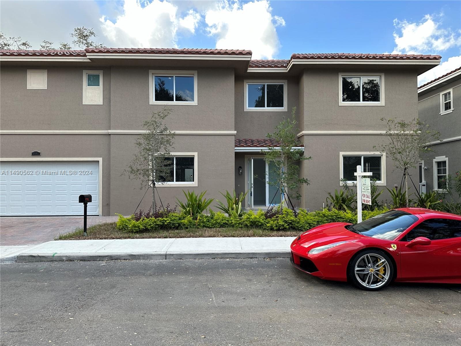 3562 Forest View Cir photo 2