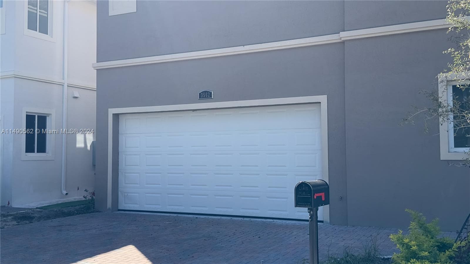 3562 Forest View Cir photo 6