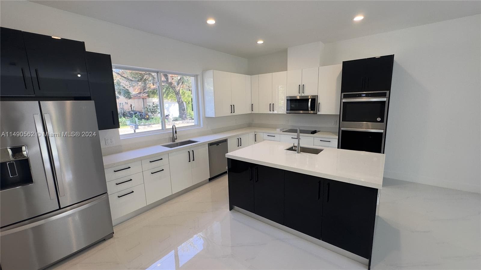 3562 Forest View Cir photo 17