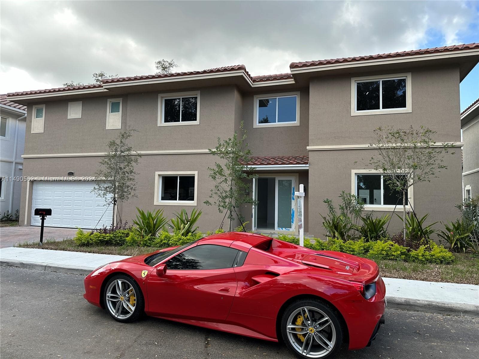 3562 Forest View Cir photo 1