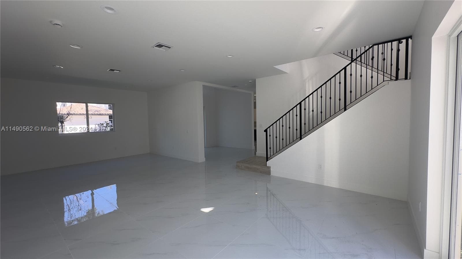 3562 Forest View Cir photo 28