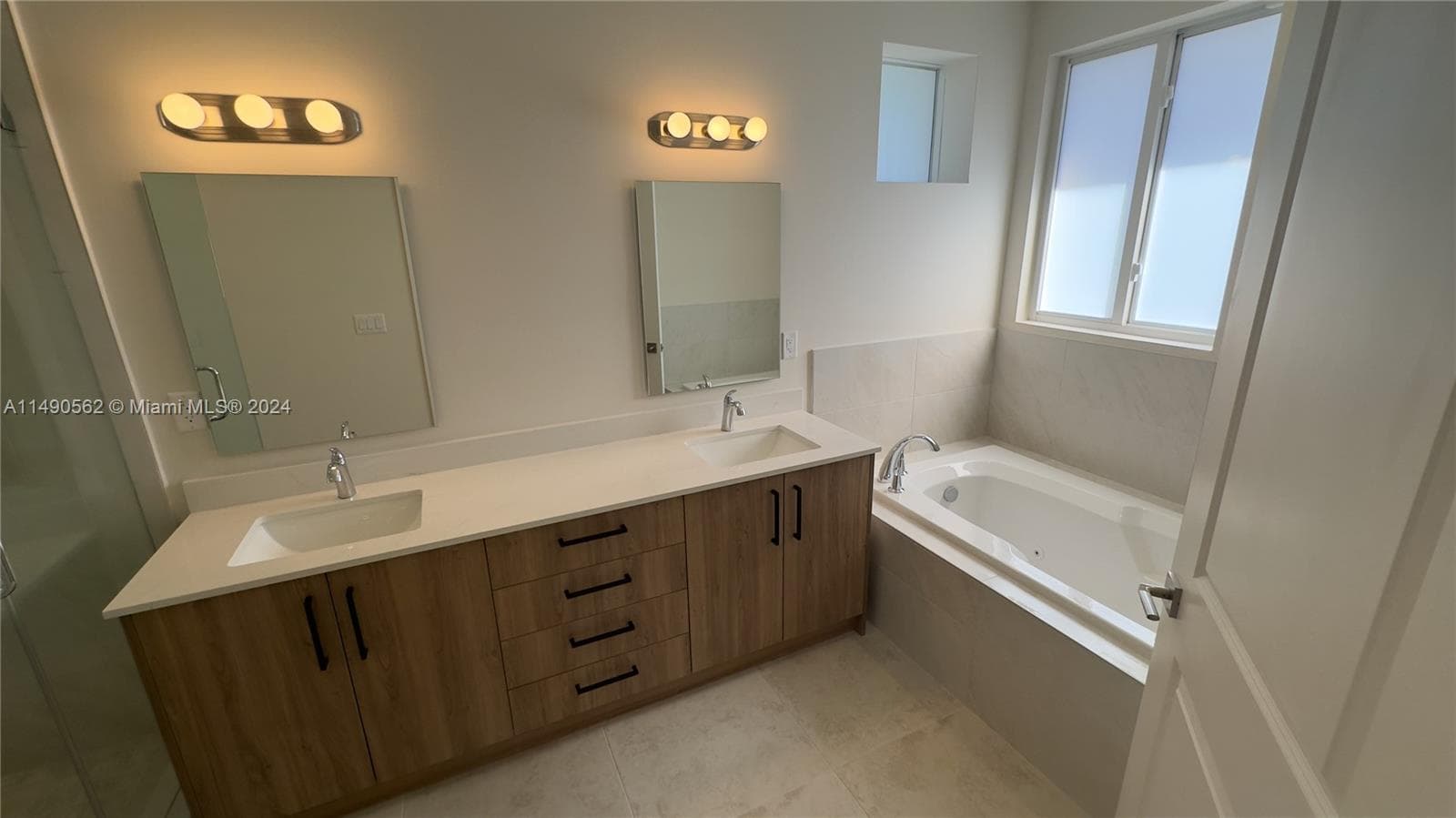3562 Forest View Cir photo 58