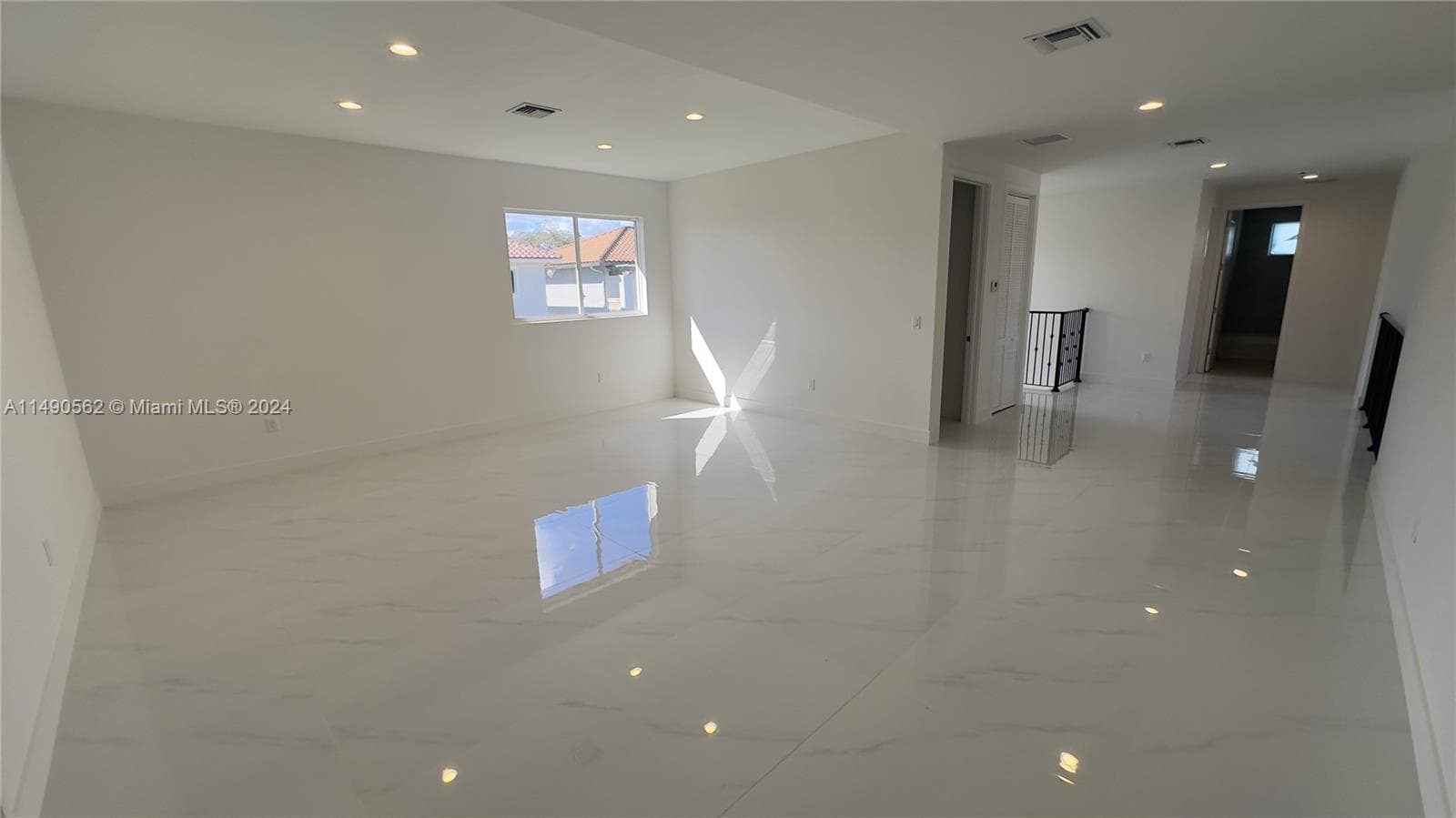 3562 Forest View Cir photo 40