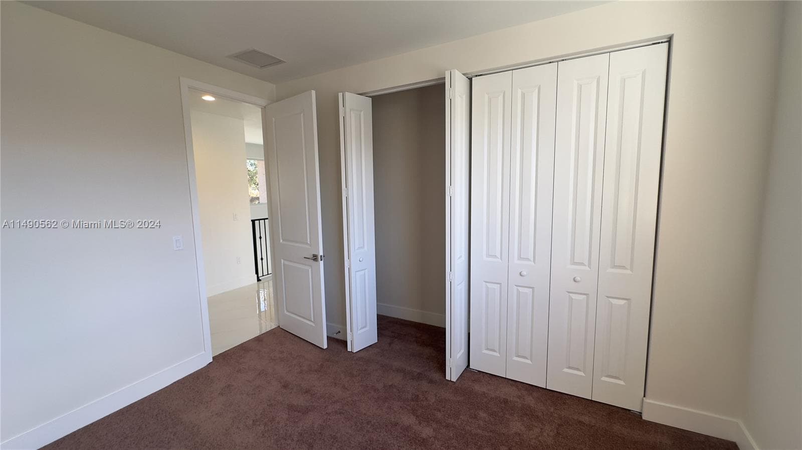 3562 Forest View Cir photo 35