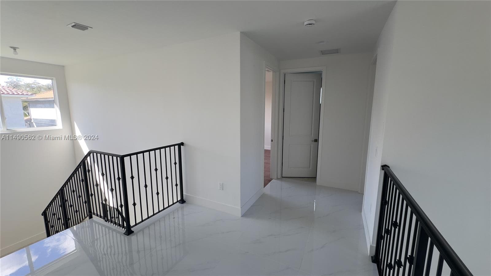 3562 Forest View Cir photo 31