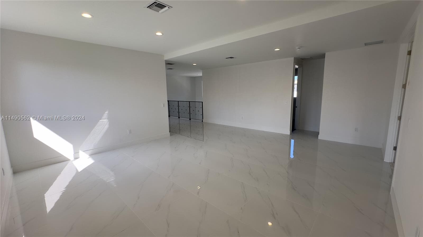 3562 Forest View Cir photo 39