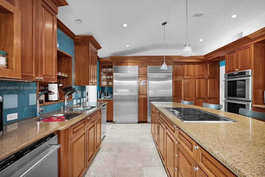 61 Camden Ct photo 6