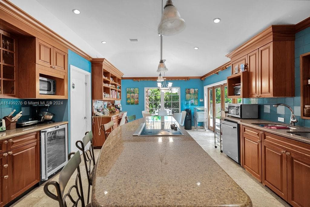 61 Camden Ct photo 4
