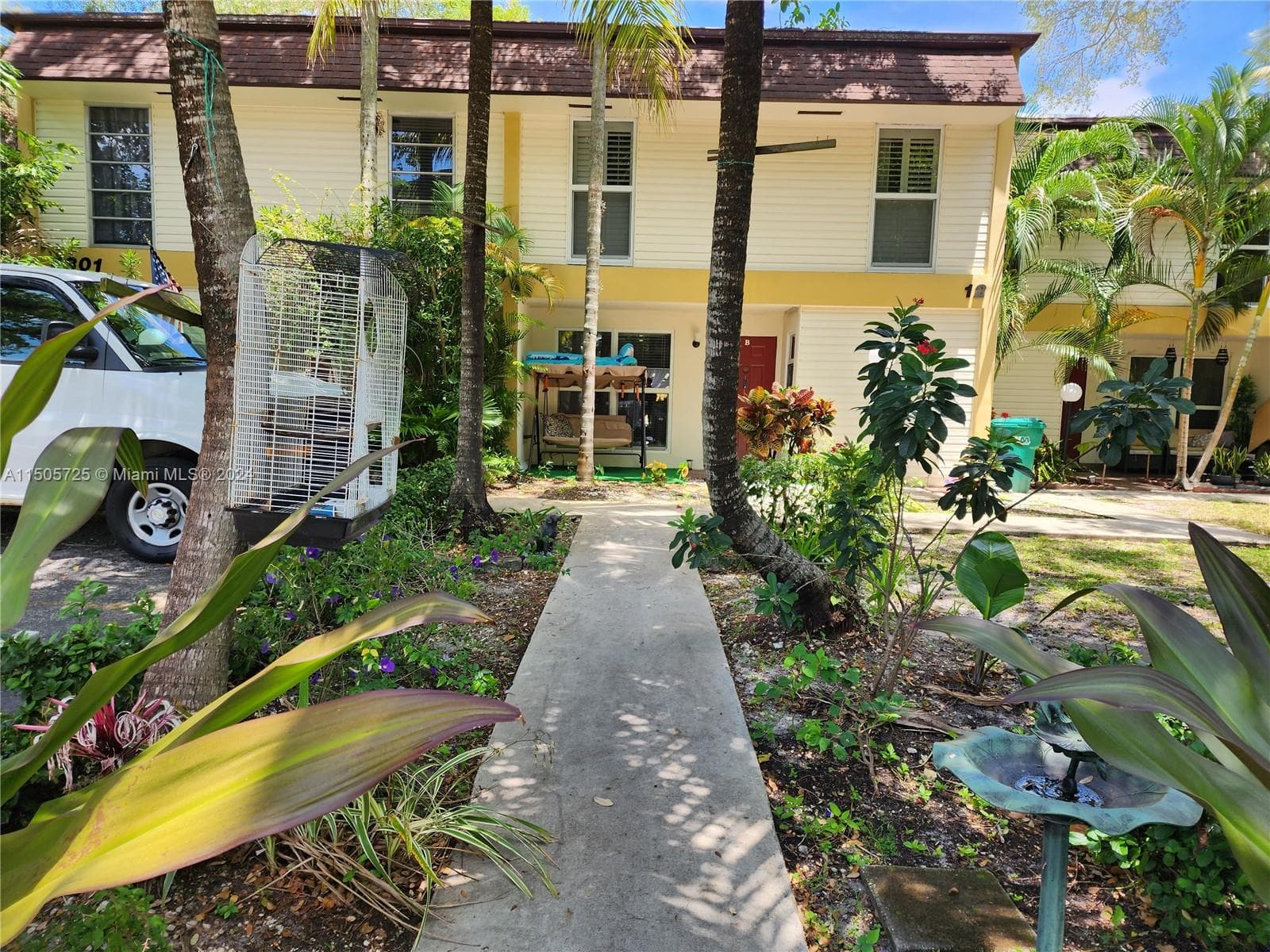 HOLLYWOOD GARDENS · #12B in Hollywood - Photo 13