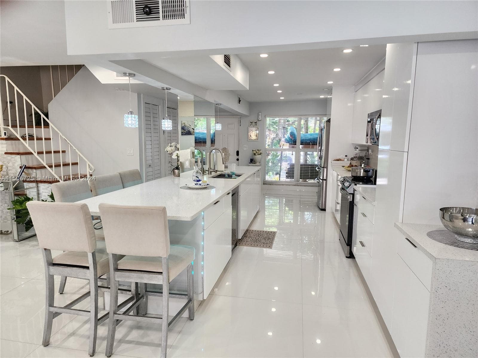 HOLLYWOOD GARDENS · #12B in Hollywood - Photo 1