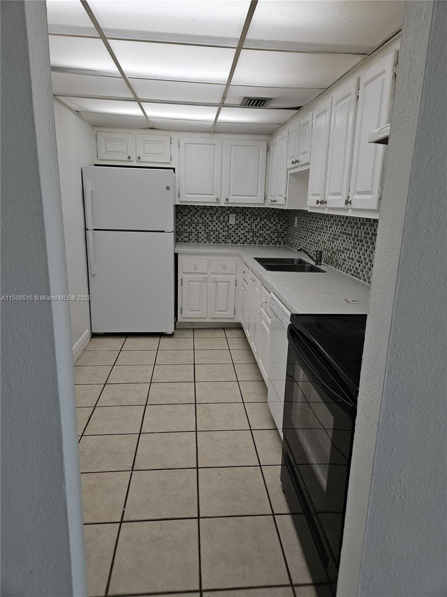 Bay View Palms · #302 in North Miami - Photo 13