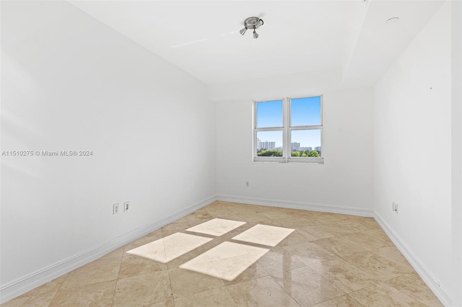 TURNBERRY VILLAGE · #502 in Aventura - Photo 13