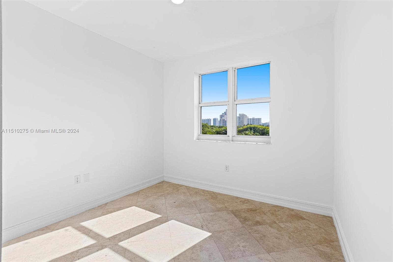 TURNBERRY VILLAGE · #502 in Aventura - Photo 17