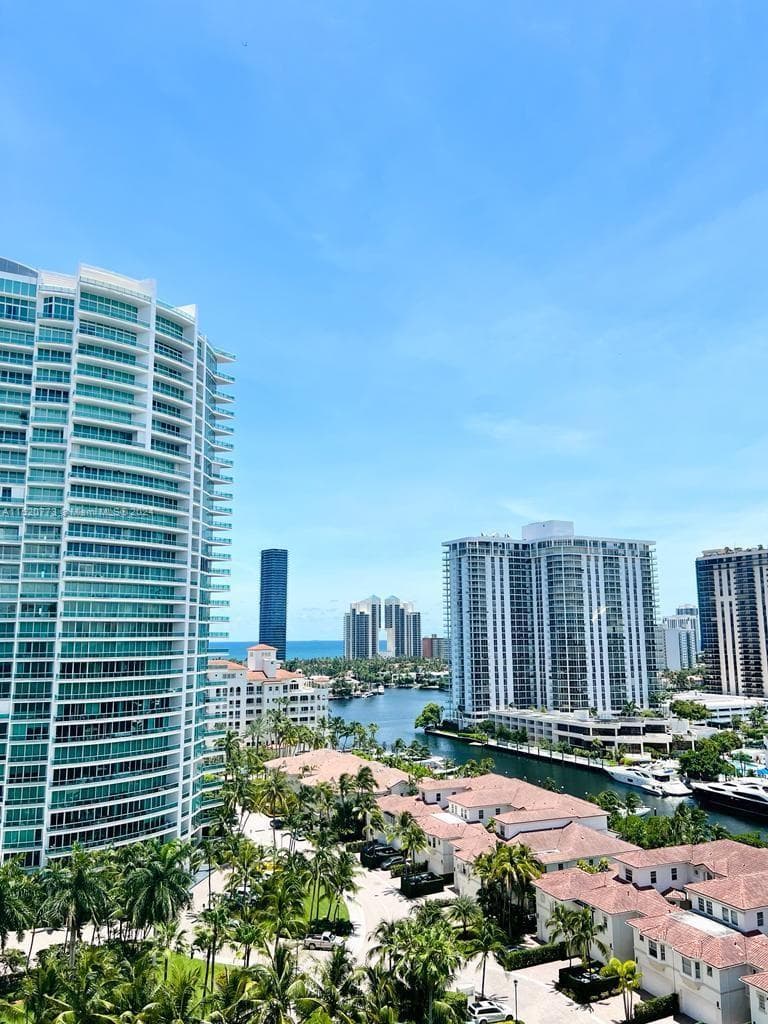 TURNBERRY VILLAGE SO TOWER · #PH20 in Aventura - Photo 4