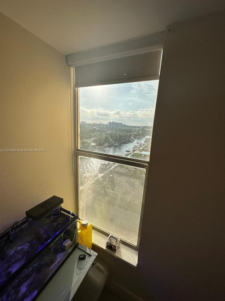KEYSTONE TOWERS CONDO · #1004 in North Miami - Photo 19