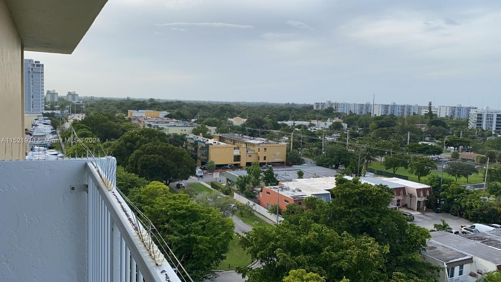 KEYSTONE TOWERS CONDO · #910 in North Miami - Photo 2