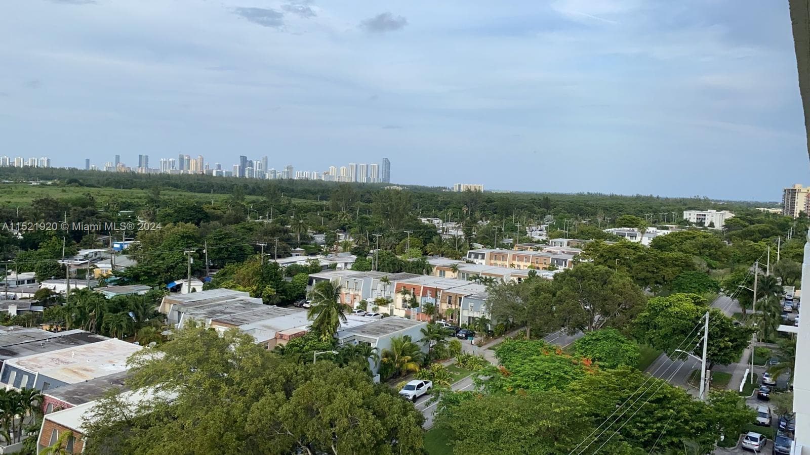 KEYSTONE TOWERS CONDO · #910 in North Miami - Photo 3