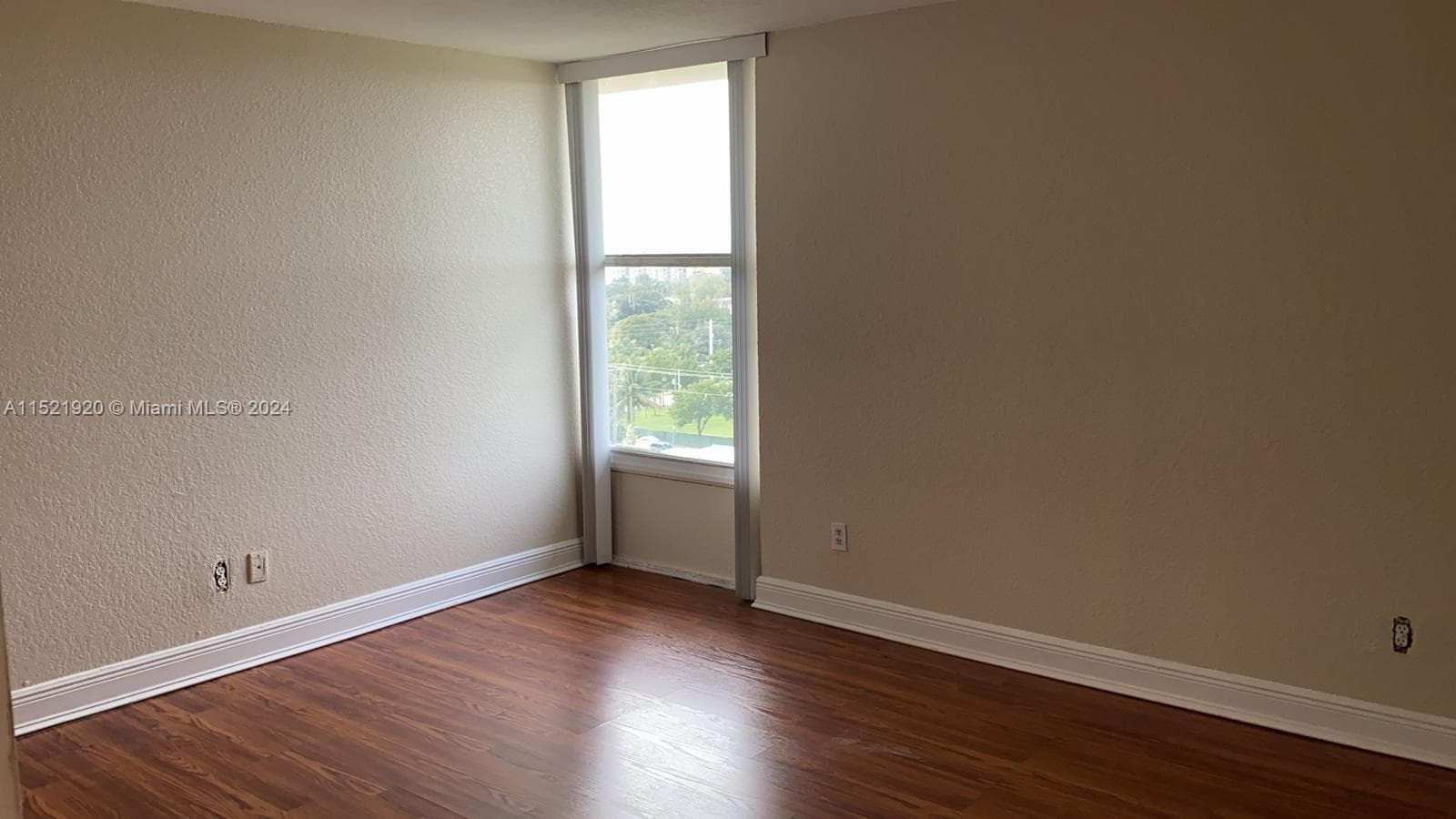 KEYSTONE TOWERS CONDO · #910 in North Miami - Photo 20