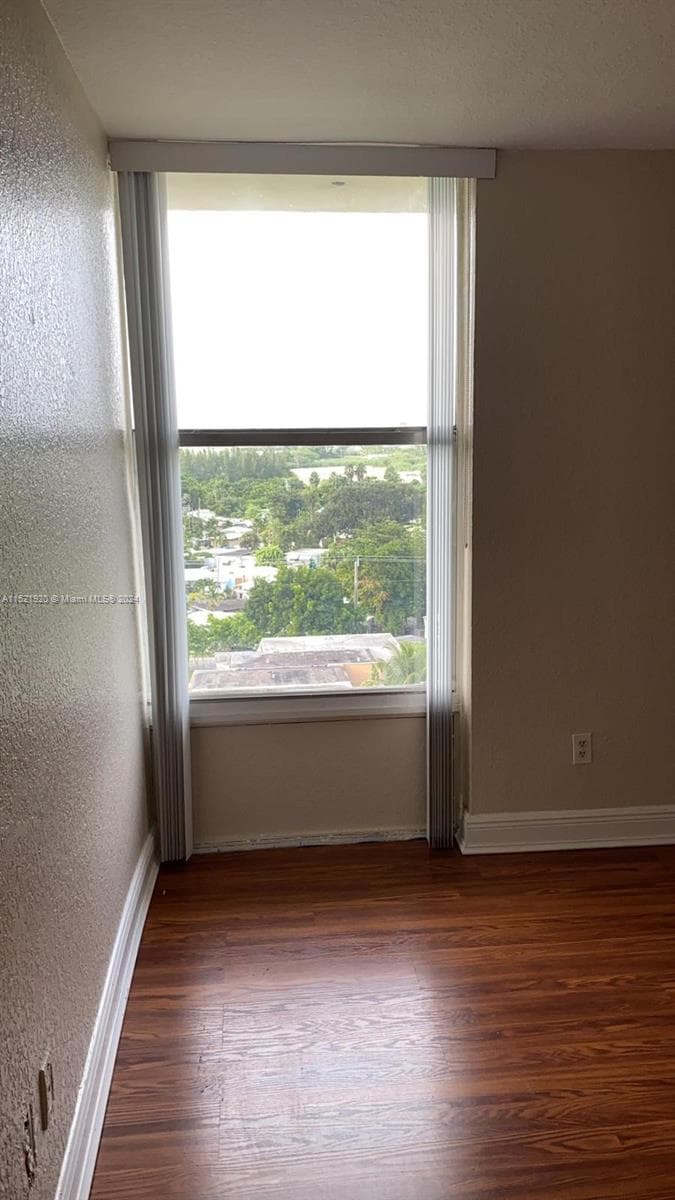 KEYSTONE TOWERS CONDO · #910 in North Miami - Photo 25