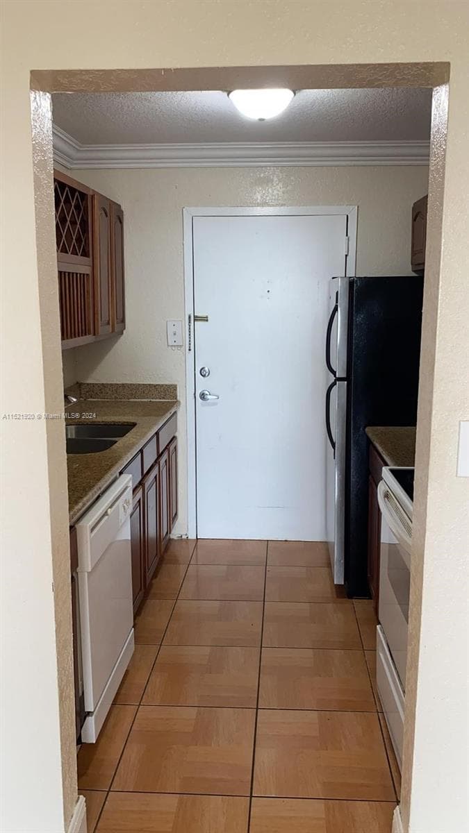 KEYSTONE TOWERS CONDO · #910 in North Miami - Photo 21