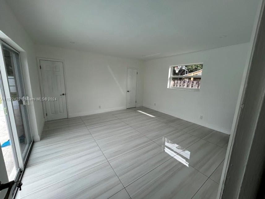 801 S Highland Dr photo 4