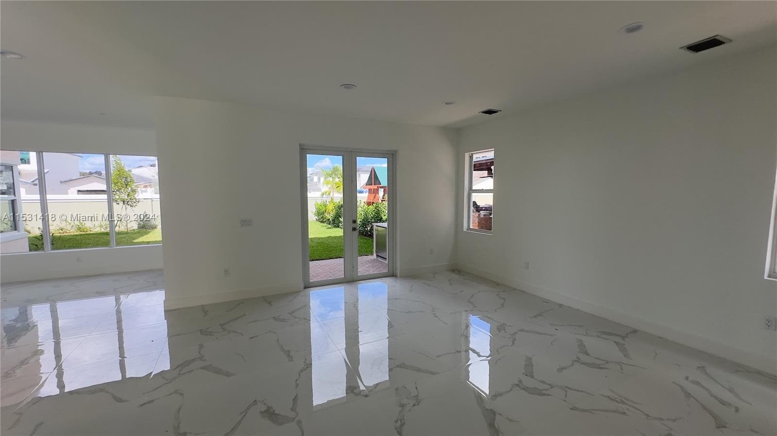 3523 Forest View Cir photo 12