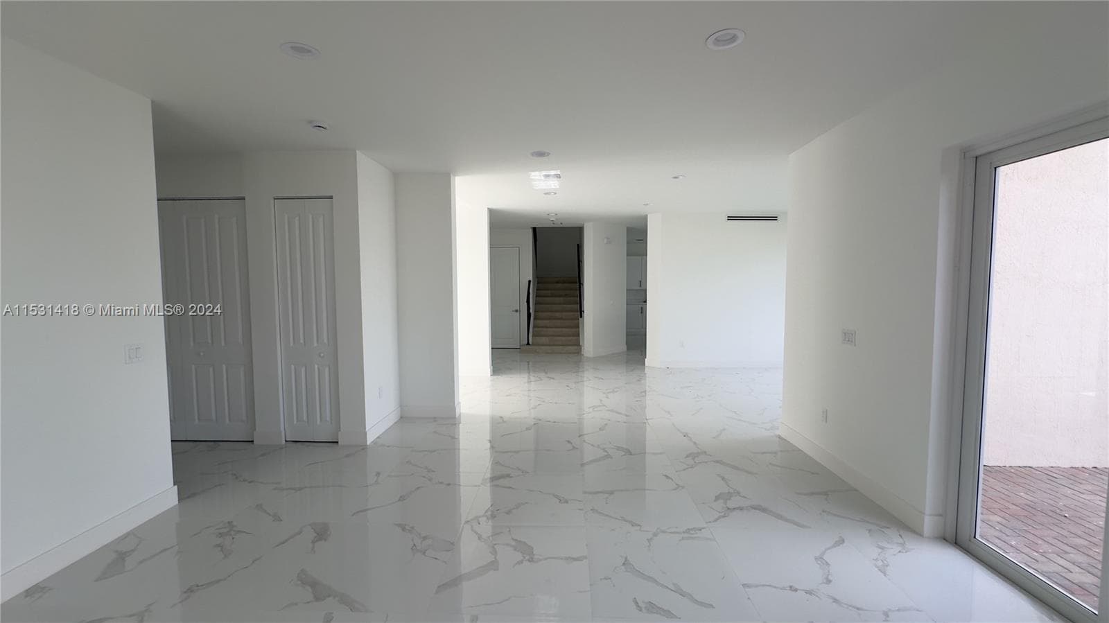 3523 Forest View Cir photo 10