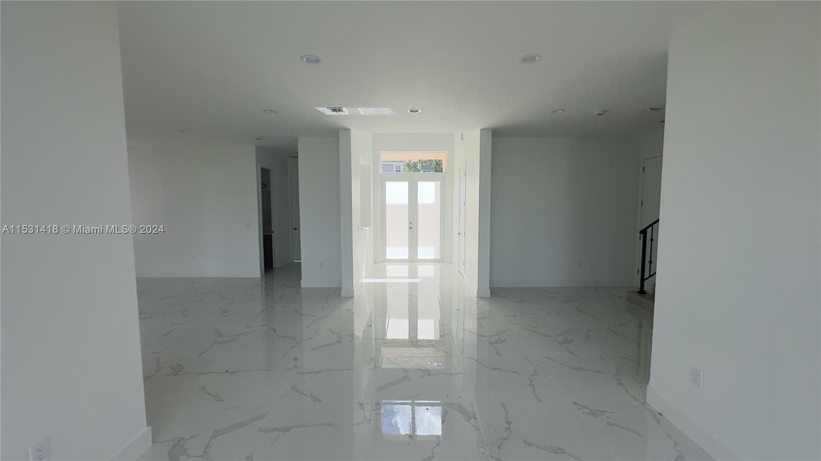 3523 Forest View Cir photo 4