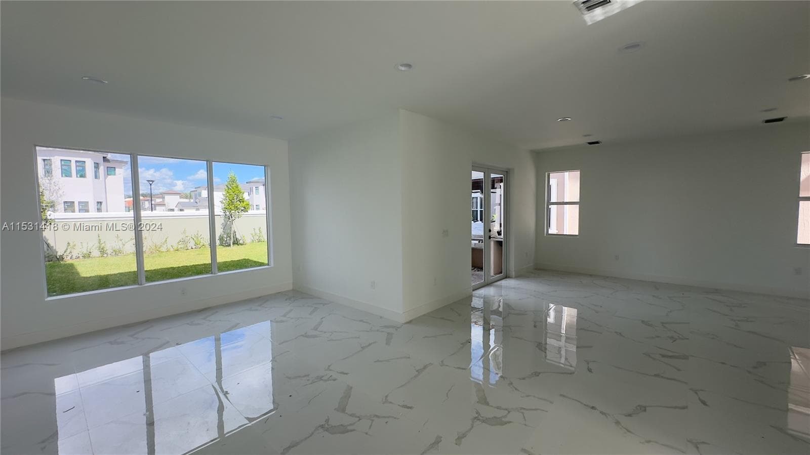 3523 Forest View Cir photo 8