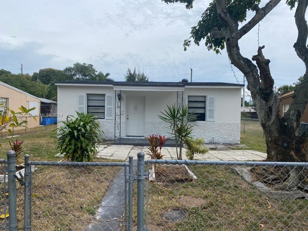 524 NW 21st Ave photo 2