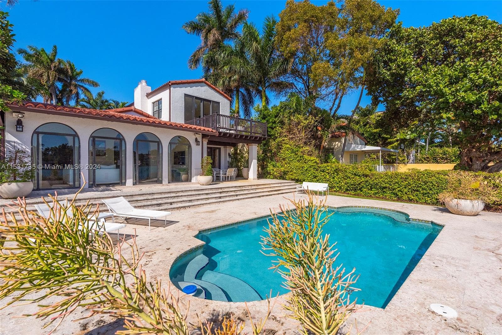 527 E Dilido Dr photo 46