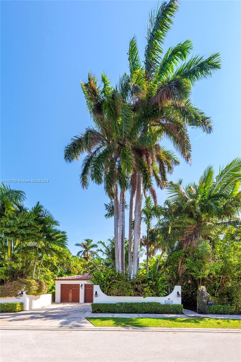 527 E Dilido Dr photo 53