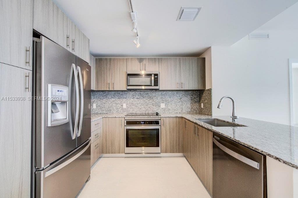 5350 Park Condo · #1604 in Doral - Photo 9