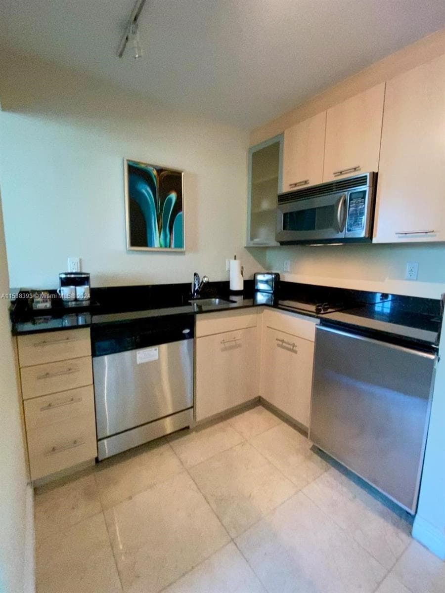 Gallery One · #309 in Fort Lauderdale - Photo 15