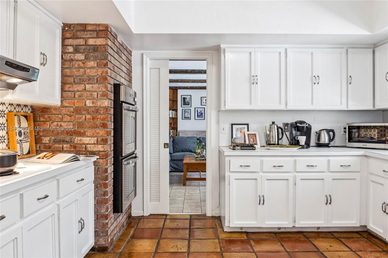 10130 SW 70th Ave photo 8