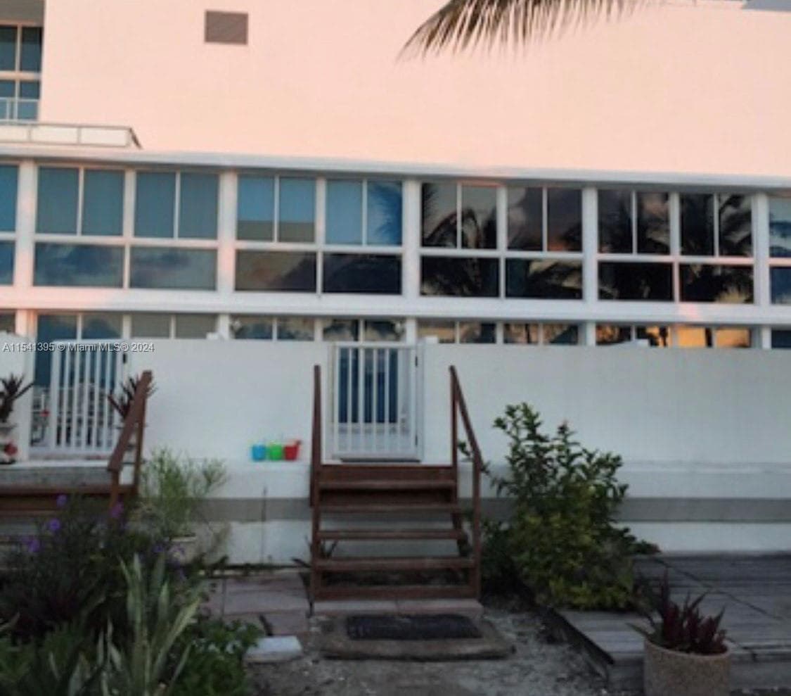5445 Collins Ave # 7 #TH-7 photo 10