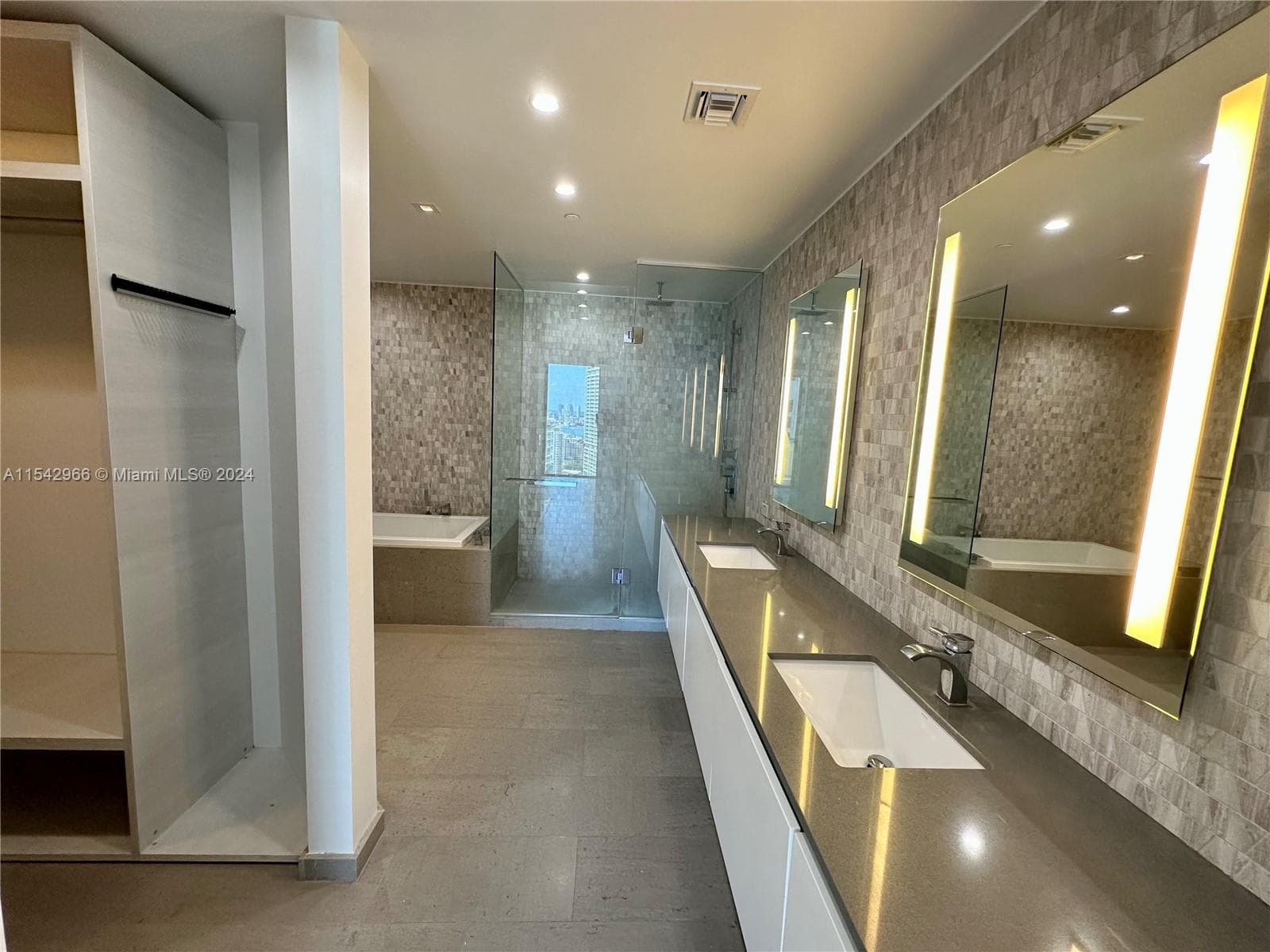 Reach Brickell City Centre · #2707 in Miami - Photo 27