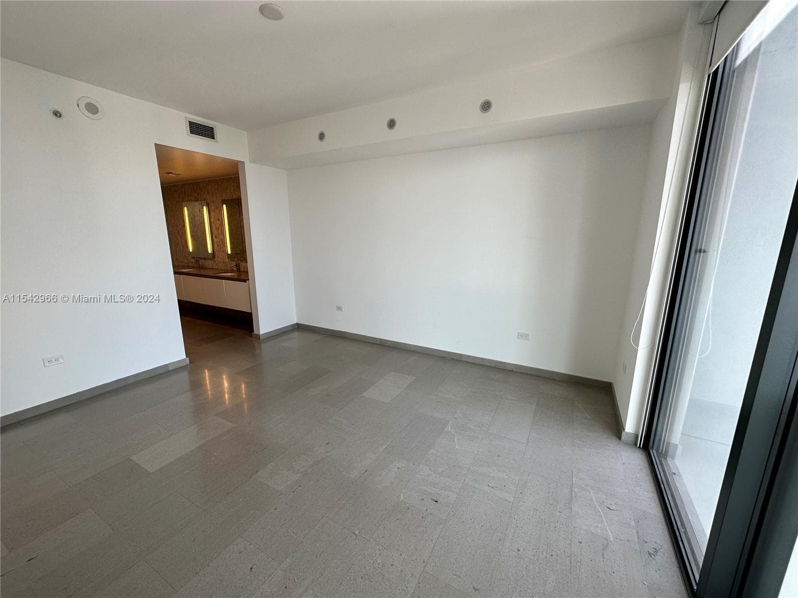 Reach Brickell City Centre · #2707 in Miami - Photo 22