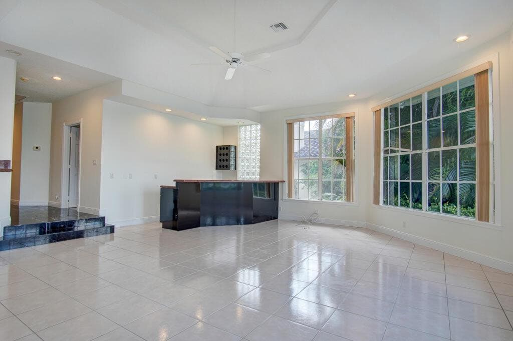 24 family room 2