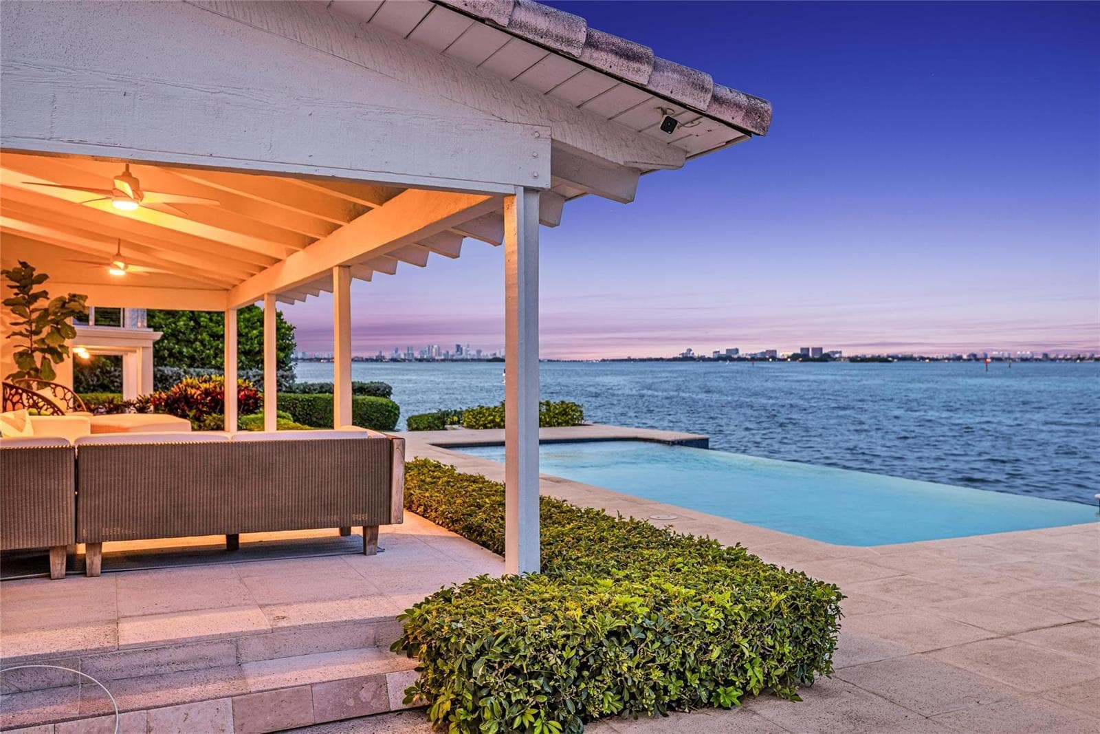 Relaxing Bayside