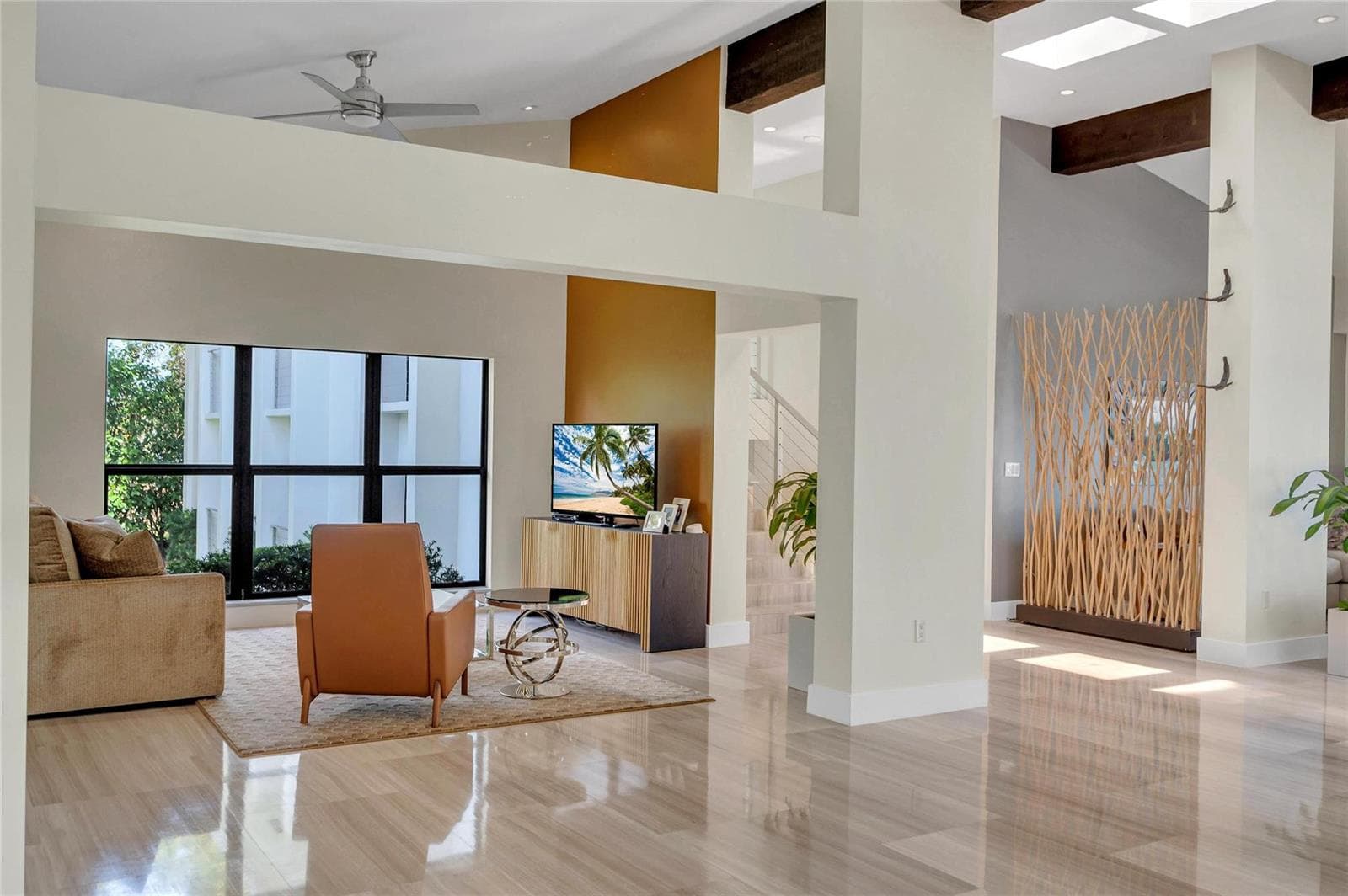Additional family area / Den