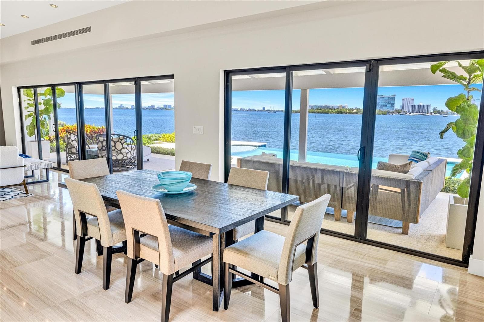 Casual Dining Area
