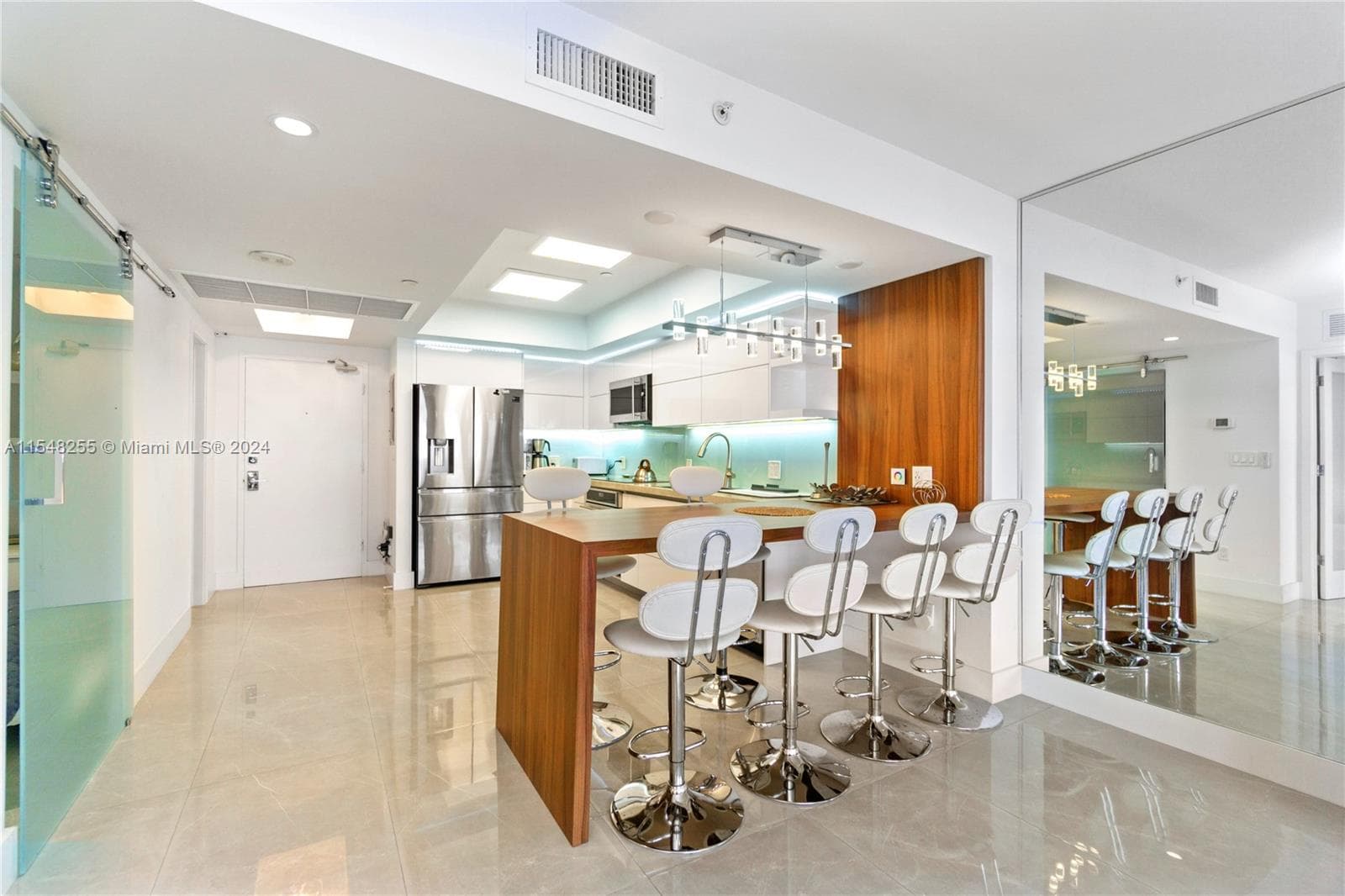 The Decoplage · #1602 in Miami Beach - Photo 2