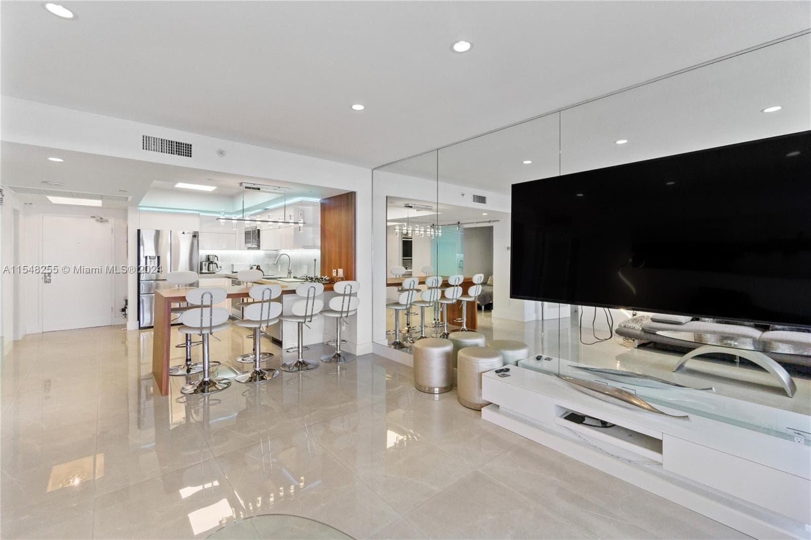 The Decoplage · #1602 in Miami Beach - Photo 4