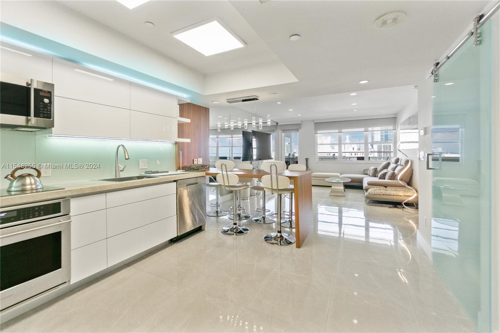 The Decoplage · #1602 in Miami Beach - Photo 8