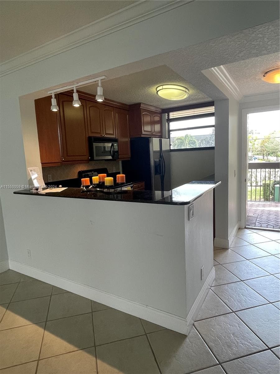 LAKE EMERALD CONDOMINIUM · #203 in Oakland Park - Photo 13