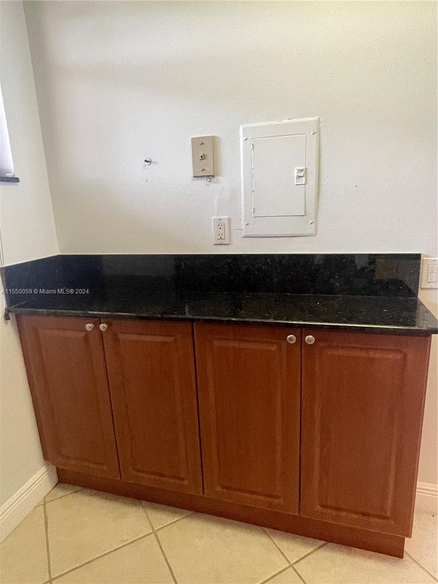 LAKE EMERALD CONDOMINIUM · #203 in Oakland Park - Photo 12