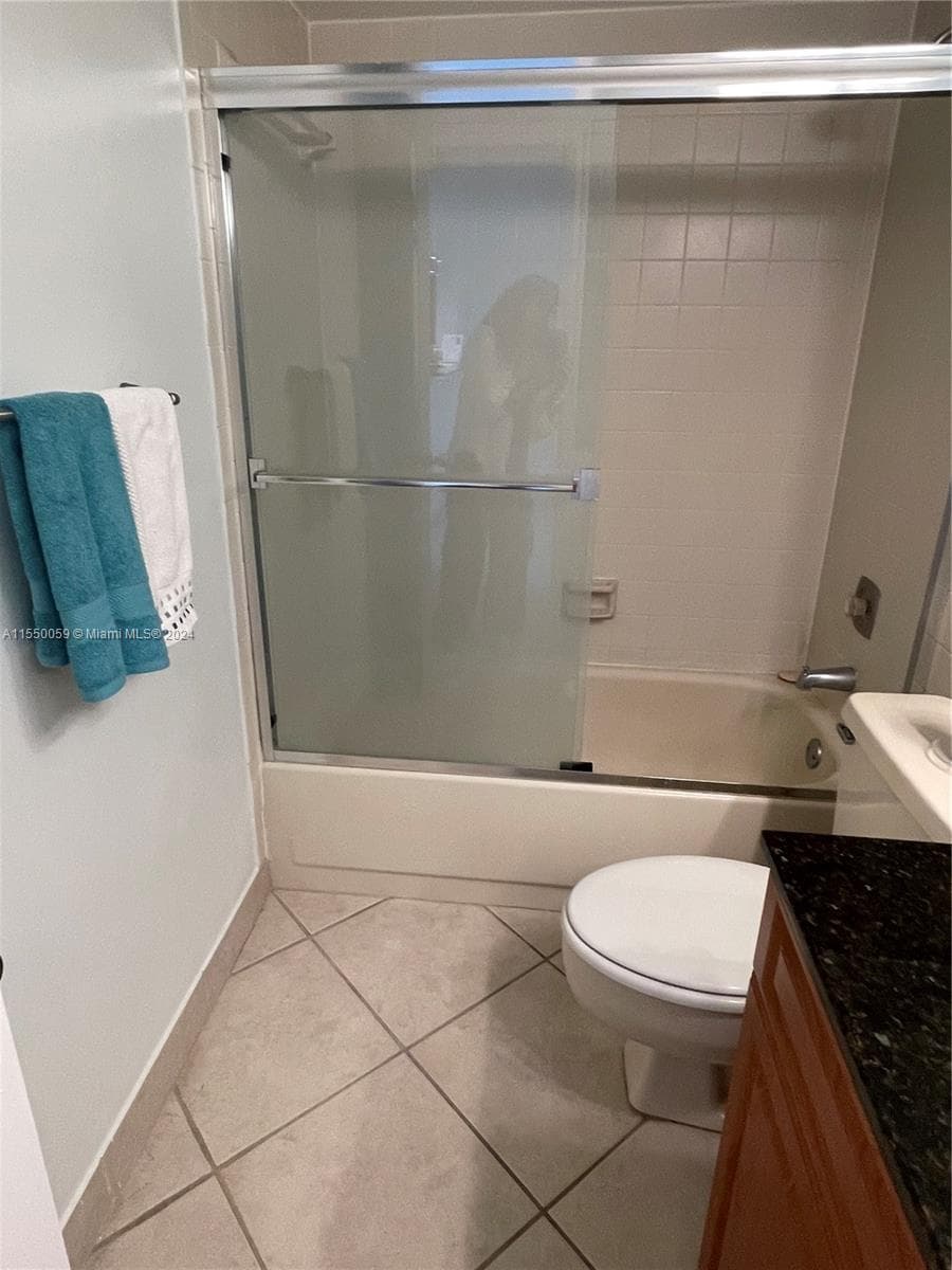 LAKE EMERALD CONDOMINIUM · #203 in Oakland Park - Photo 19