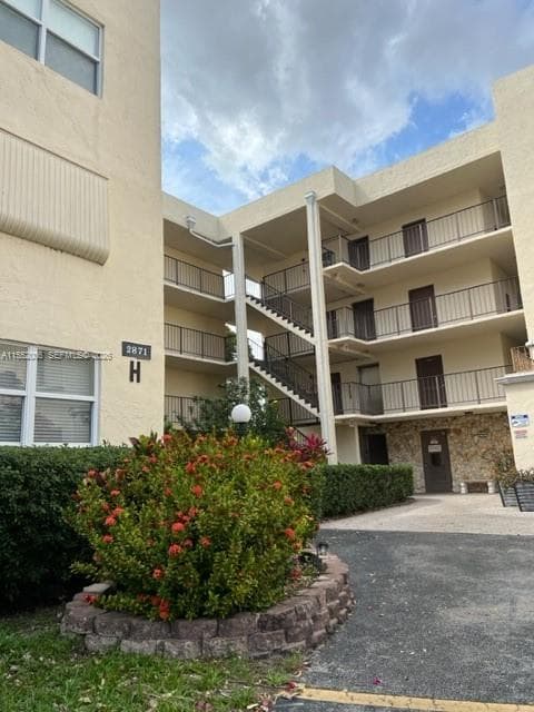 Somerset · #218 in Lauderdale Lakes - Photo 3