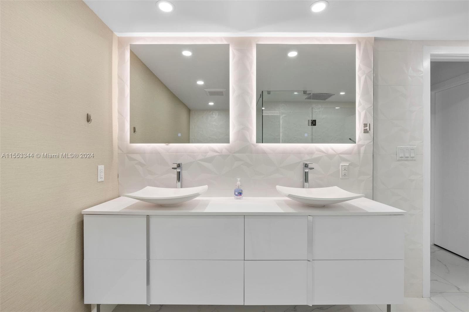 Seacoast 5151 · #1527 in Miami Beach - Photo 42